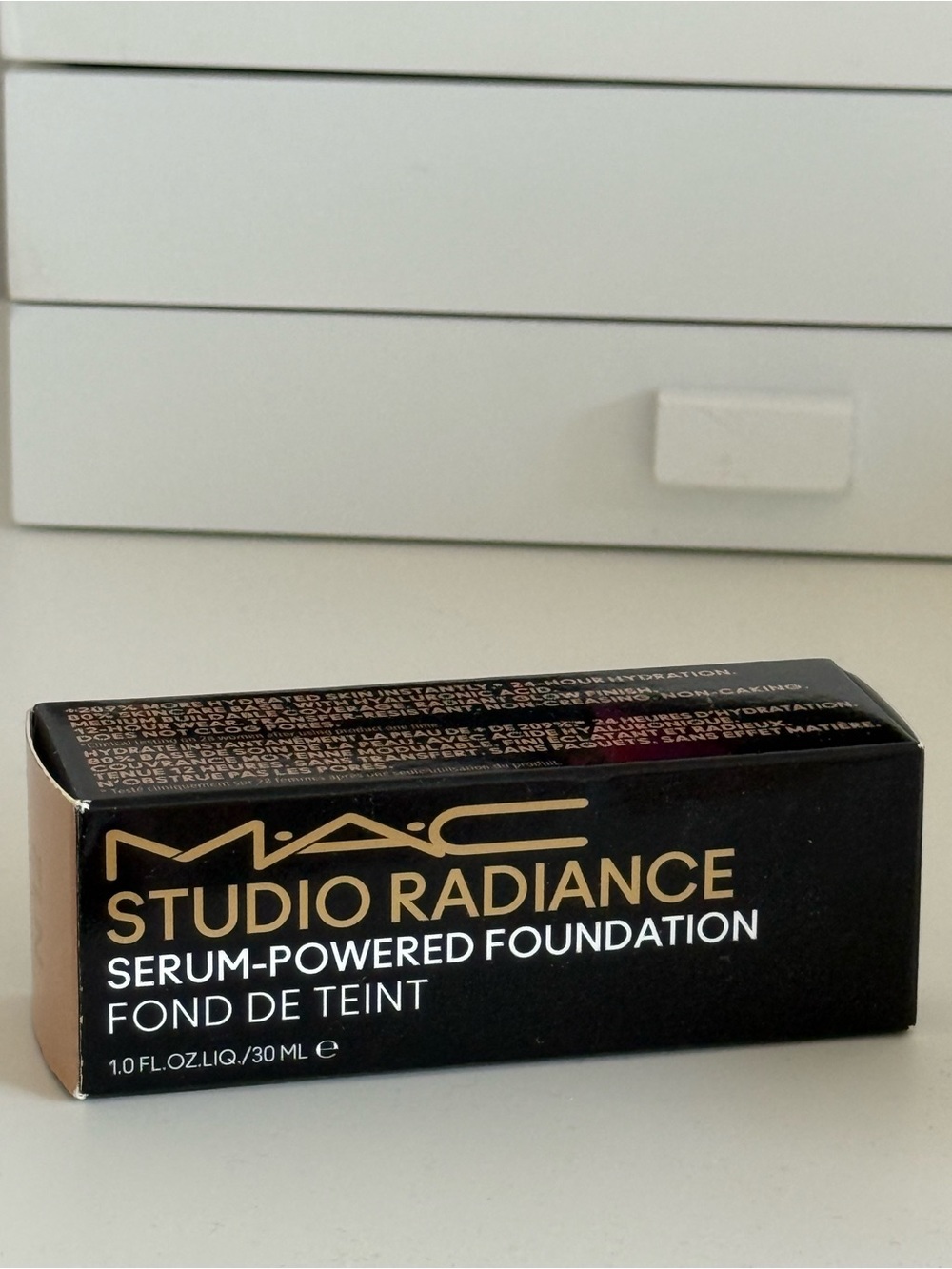 MAC Cosmetics Studio Radiance Serum-Powered Foundation N12